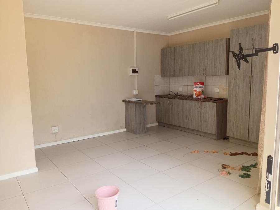 To Let 1 Bedroom Property for Rent in Bonza Bay Eastern Cape